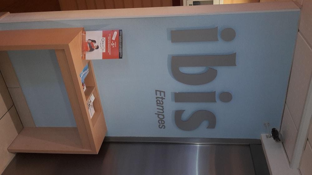Hotel Ibis Étampes Exteriér fotografie