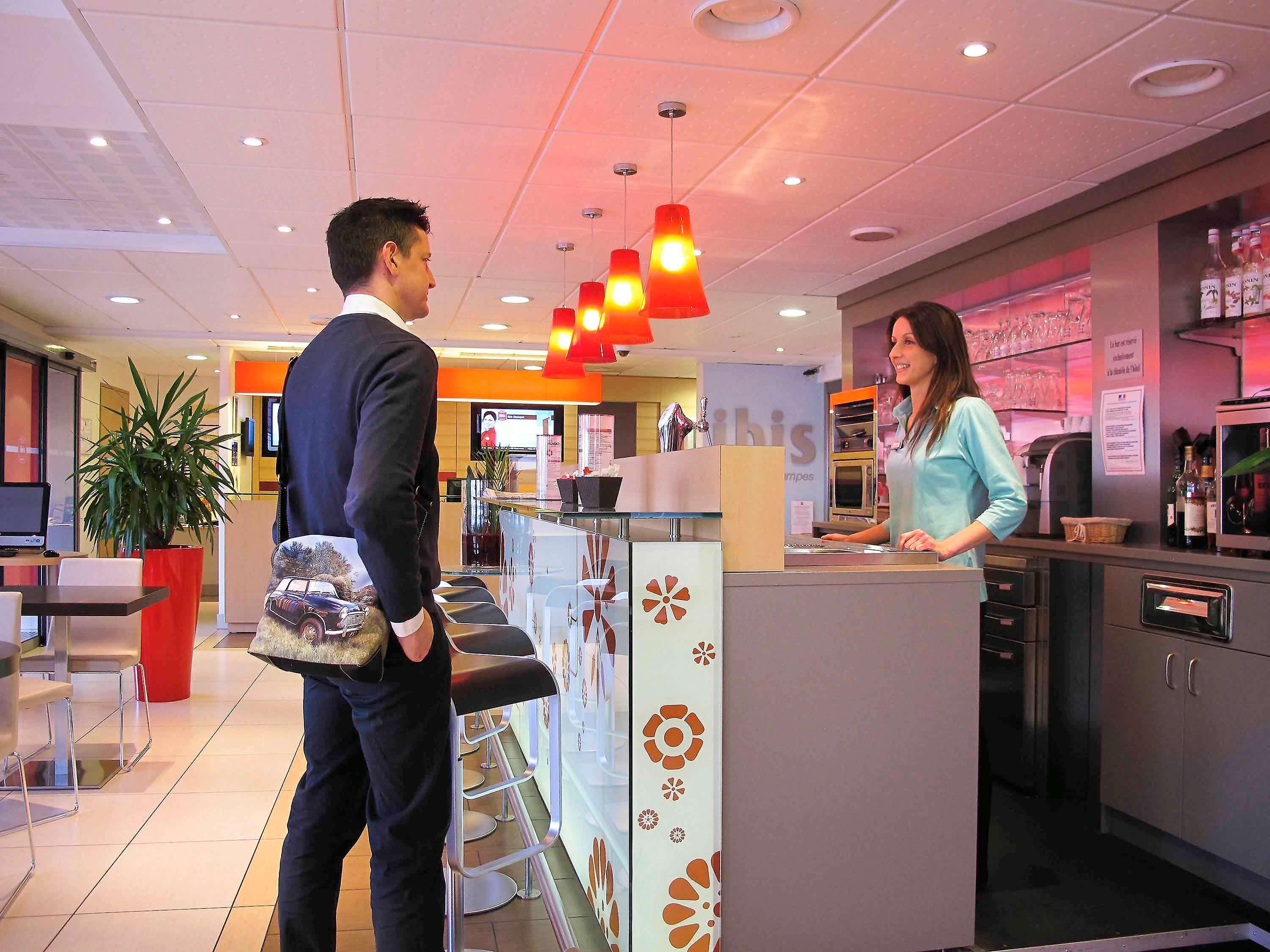 Hotel Ibis Étampes Exteriér fotografie