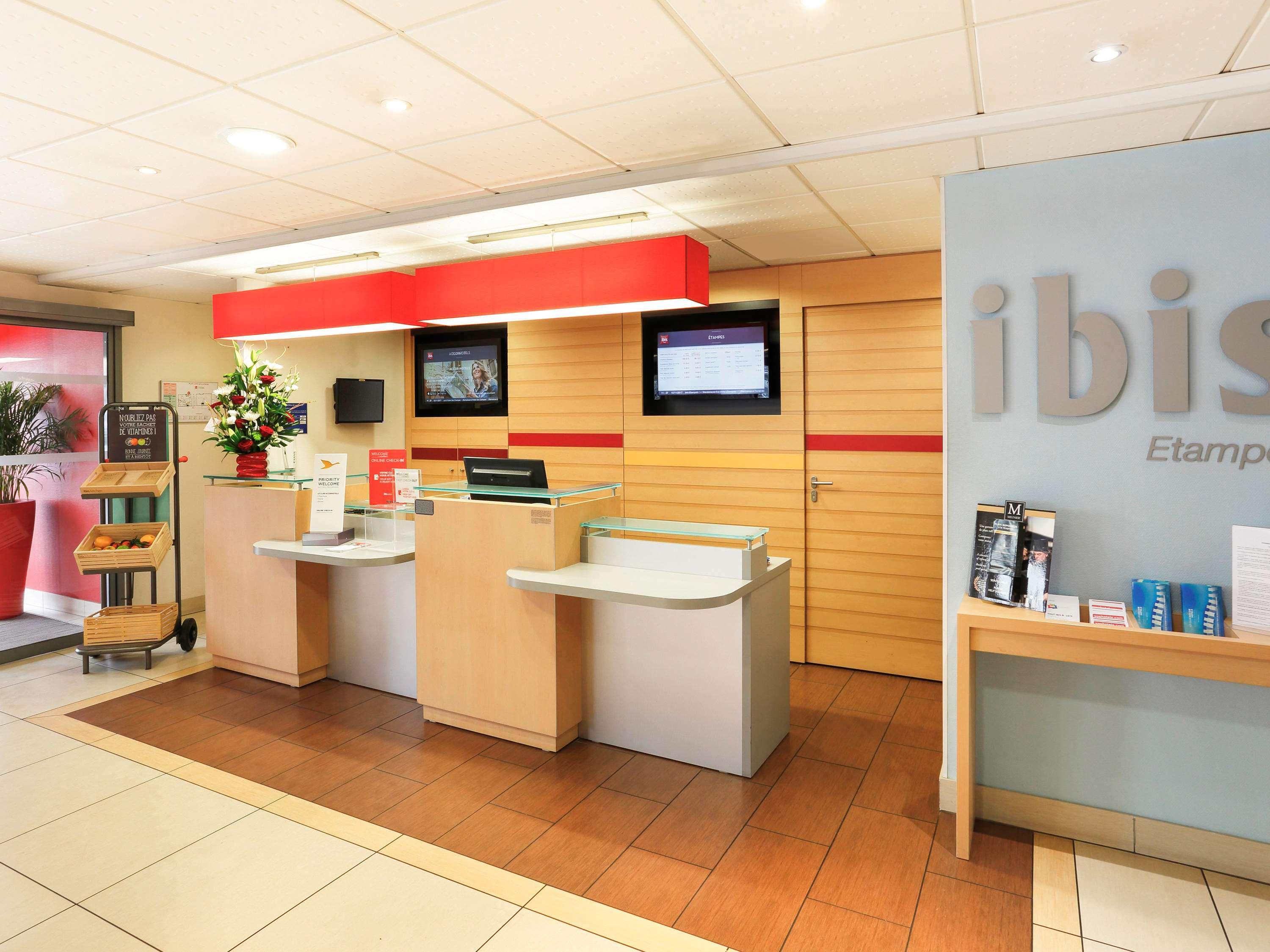 Hotel Ibis Étampes Exteriér fotografie
